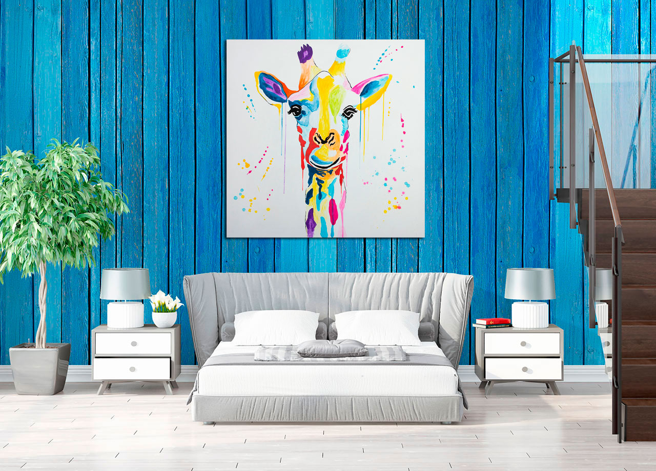 A criatividade é a melhor forma de expressão. Esta girafa sabe disso e usa suas cores preferidas para pintar o mundo com alegria!